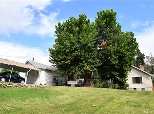 1025 S Lyle Ave, East Wenatchee, WA 98802