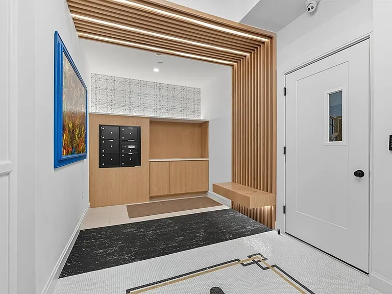 1618 Beacon St #3 — Photo 17