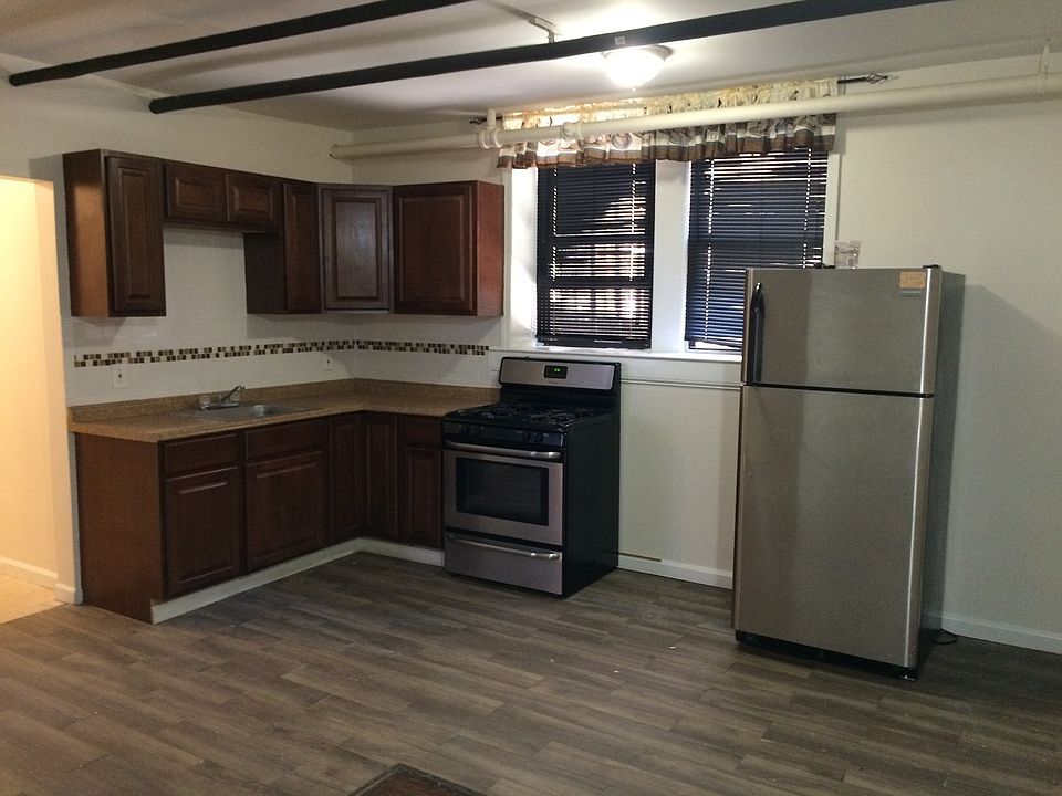 1st image of 233 Weequahic Avenue # First Floor