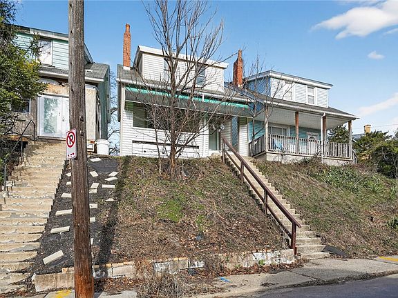 2nd image of 303 Reifert St