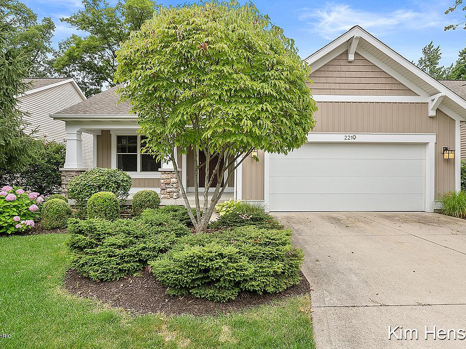 1st image of 2219 W Greenstone Dr SE