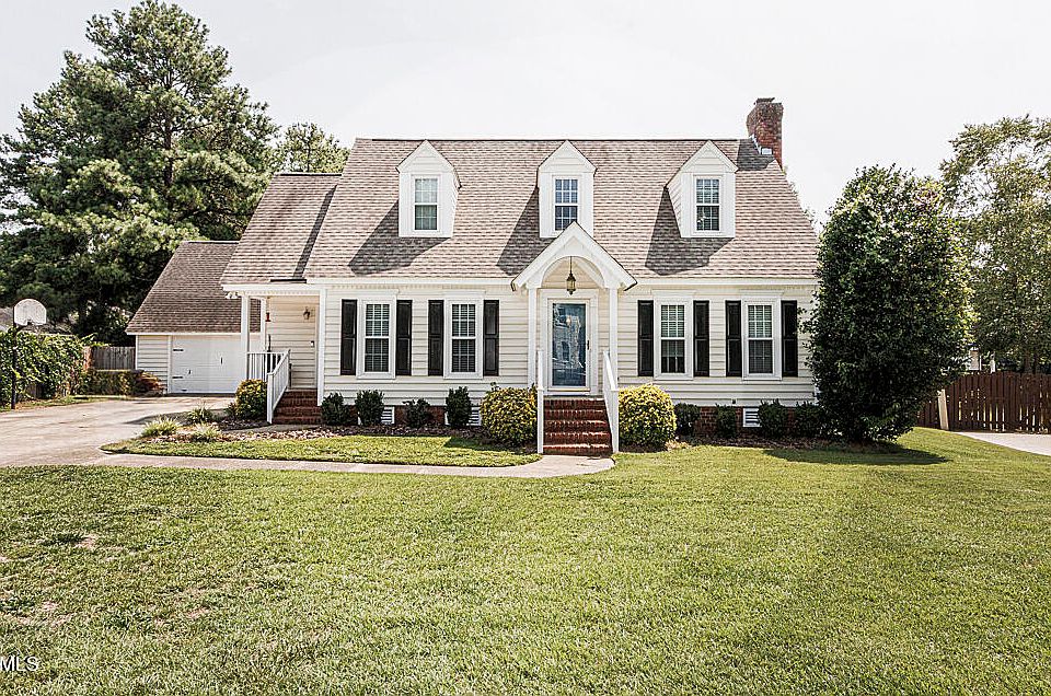 1st image of 3913 Hampton Dr