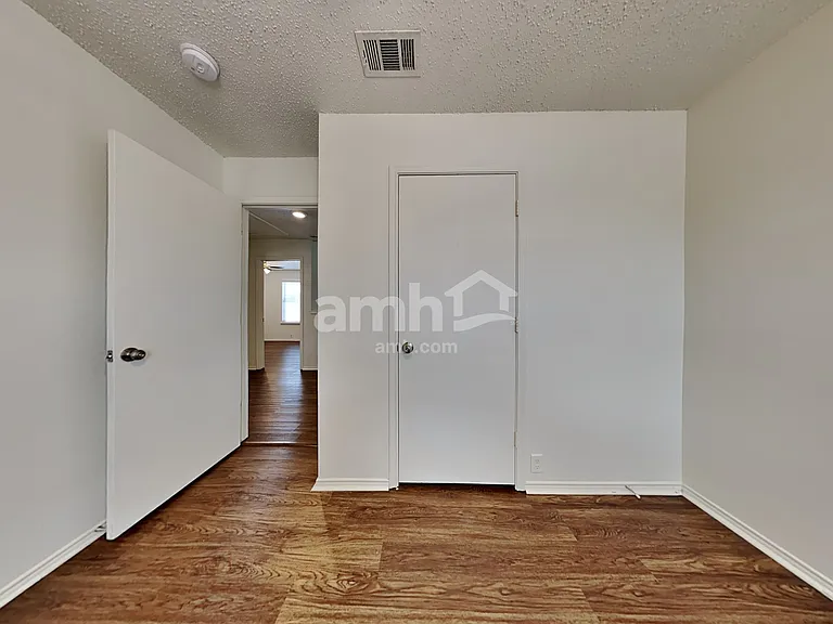 6735 Ambercrest Dr — Photo 14