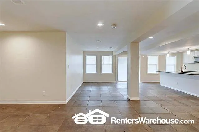 3836 Lloyd St — Photo 9
