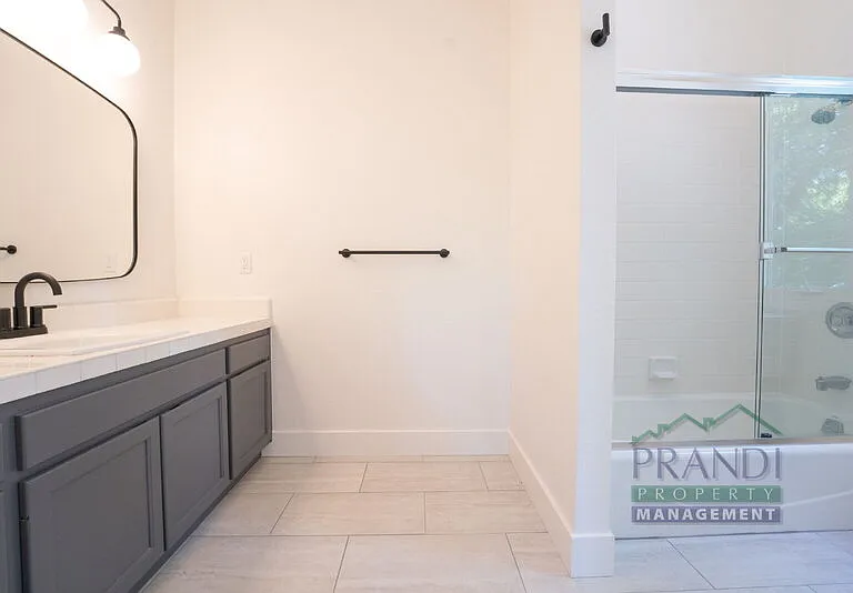 121 Laurel Grove Ave — Photo 17