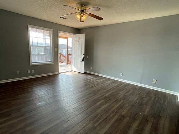3rd image of 143 Darlene Dr APT H