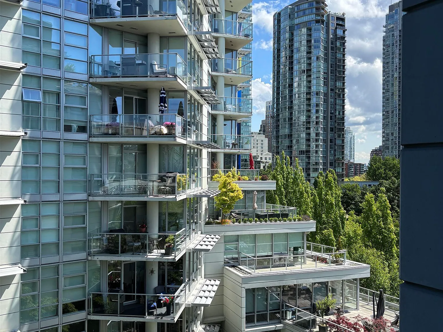 1 bed, 700 sqft, $3,500 — Photo 2