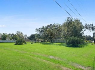 Robichaux Dr, La Place, LA 70068
