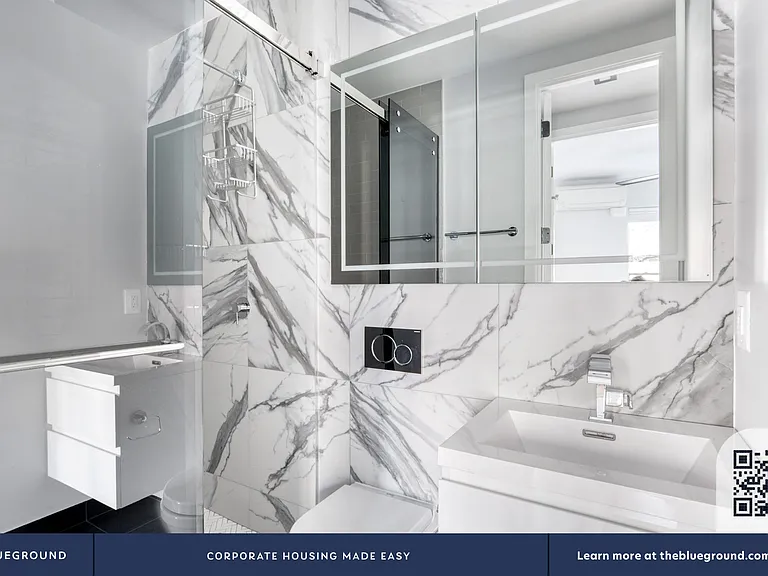 302 W 11th St #1 — Photo 14