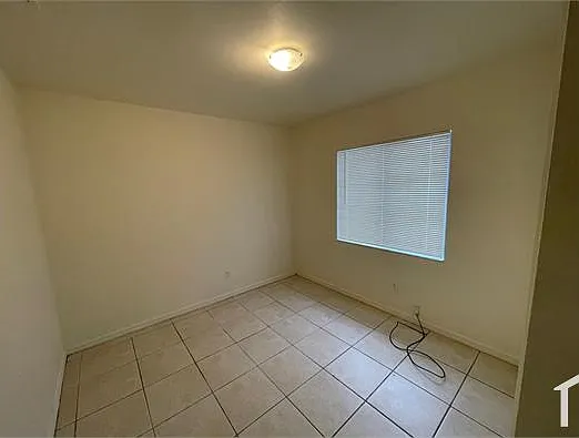 3 bed, 1200 sqft, $1,500 — Photo 4