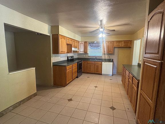 3rd image of 805 S 15th St