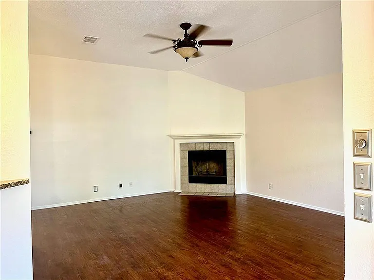 16831 Bailey Jean Dr — Photo 12