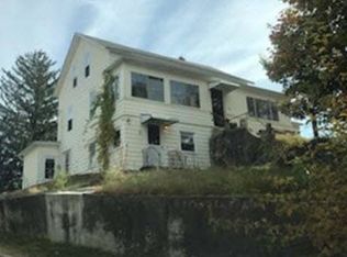 80 Summit Ave, West Warwick, RI 02893