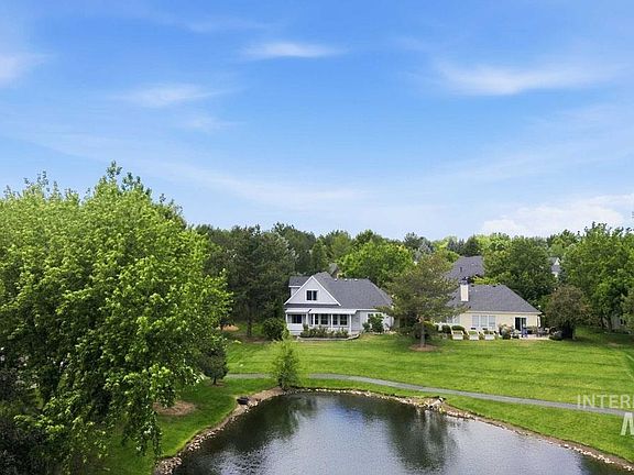 3rd image of 2058 E Stonybrook Ct