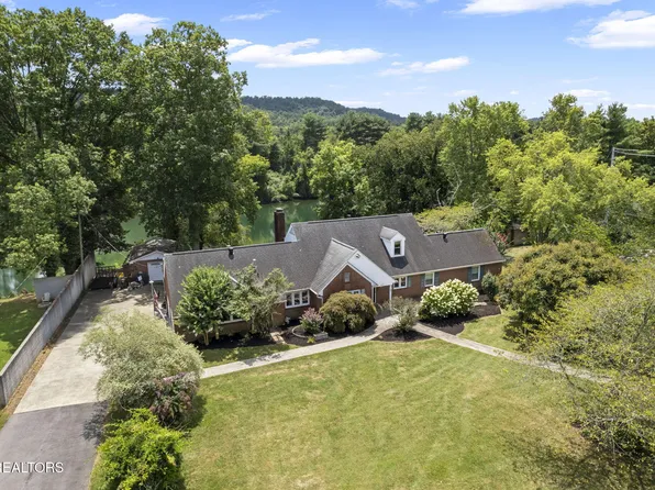 407 Eagle Bend Ln, Clinton, TN 37716