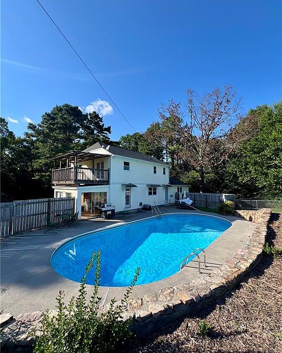 1st image of 250 Shady Ln SE