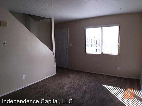 3rd image of 88 Parque De Oeste Dr APT C