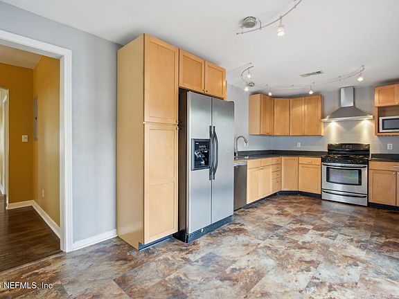 2nd image of 4649 CAMBRIDGE Road