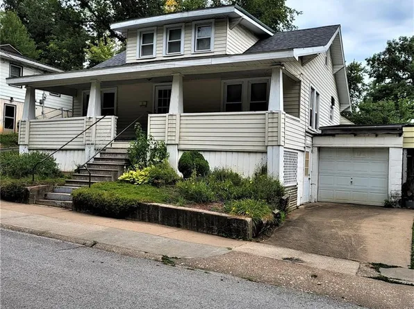 1608 Crescent Dr, Hannibal, MO 63401