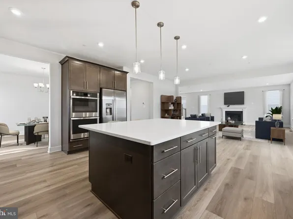 2601 Bergen Ct, Waldorf, MD 20603