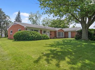 211 Fairway Dr, Bloomington, IL 61701