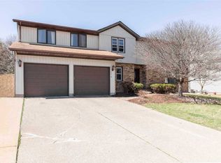 5018 Hamilton Dr, Davenport, IA 52807