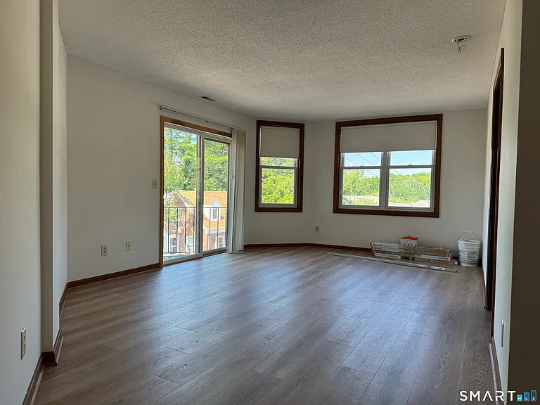 1022 Main St #7 — Photo 10
