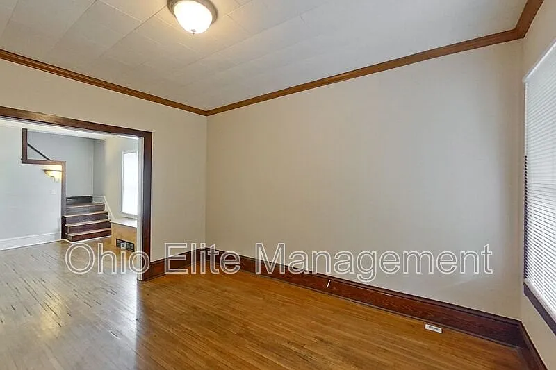 Building Photo - 461 Reinhard Ave
