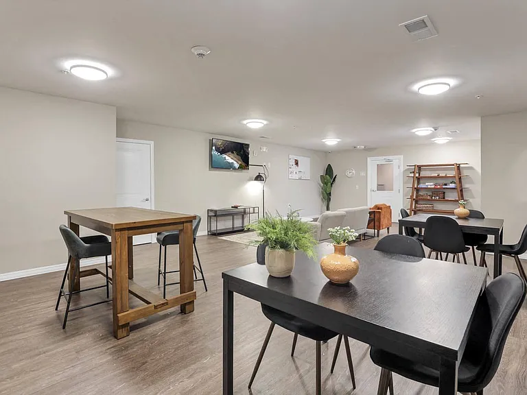 Jenkins Lofts — Photo 22