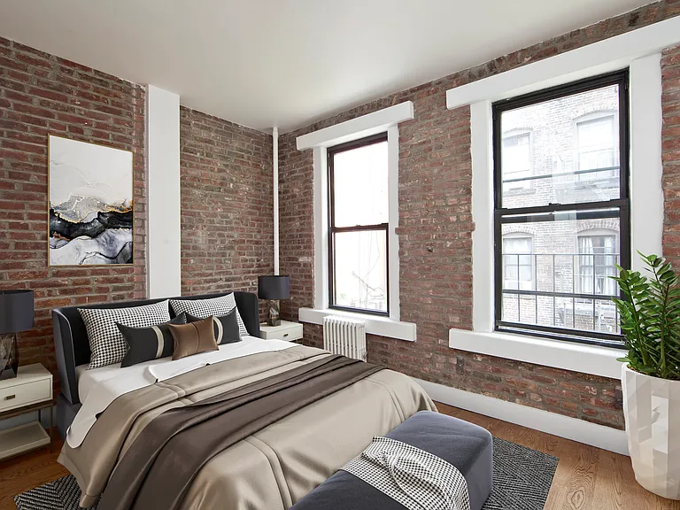 329 E 6th St #15 — Photo 1
