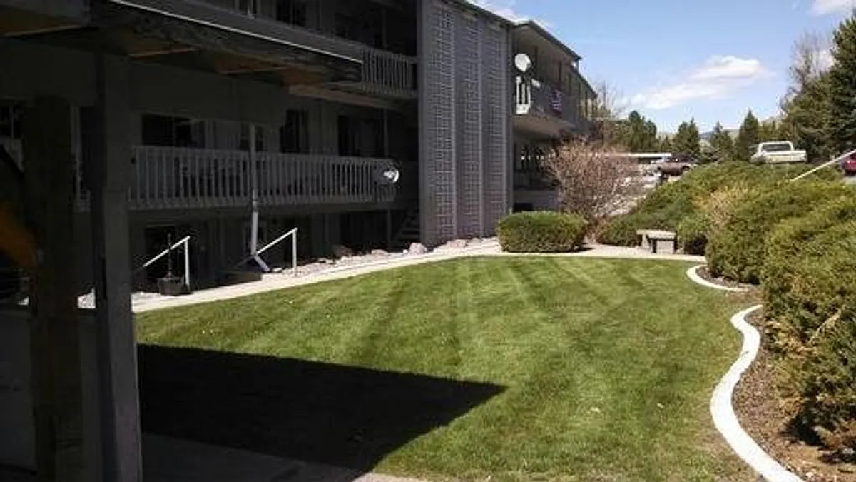 Building Photo - 511-517 Westview Dr
