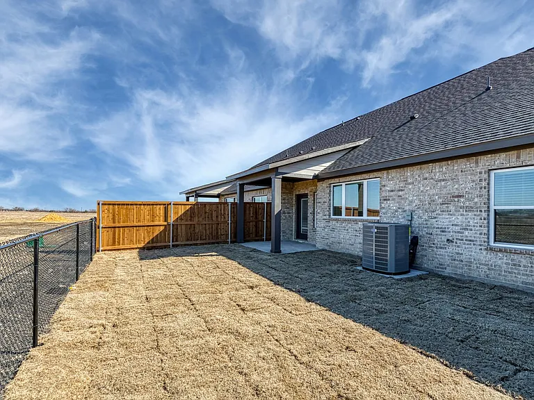 4011 Lecroy Ct — Photo 32