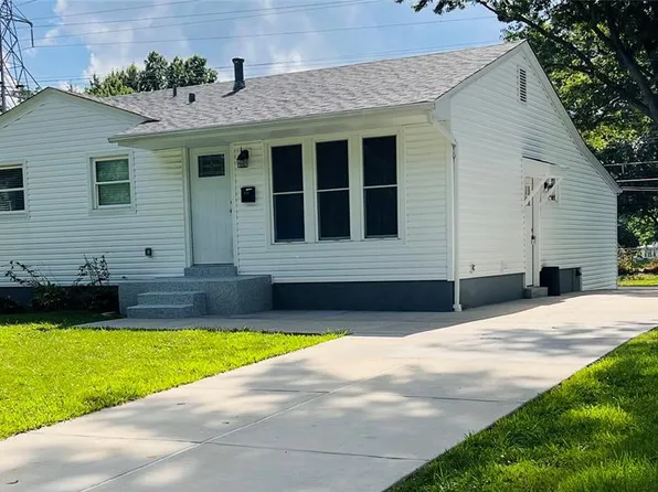 215 S Saint Jacques St, Florissant, MO 63031