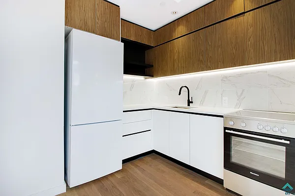 Rented by EXR | media 30