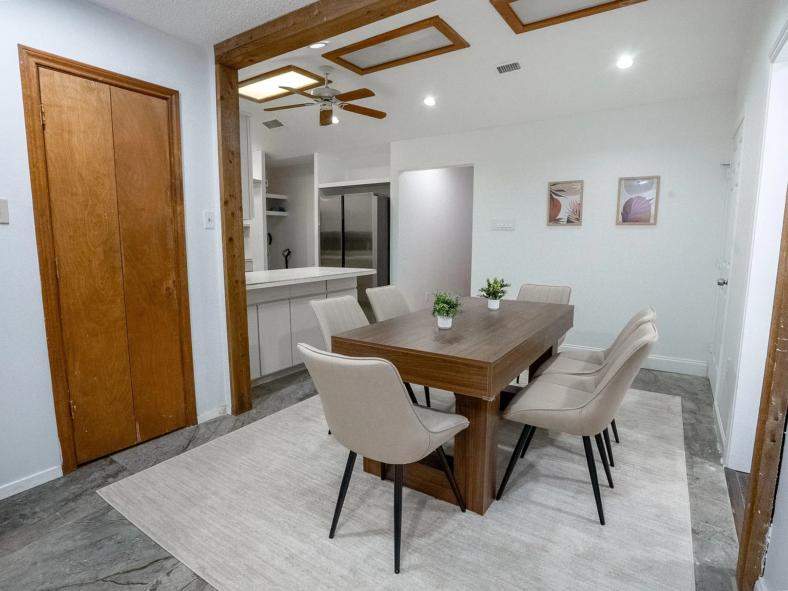 4 bed, 5.0 bath, 2800 sqft, $1,031 — Photo 3
