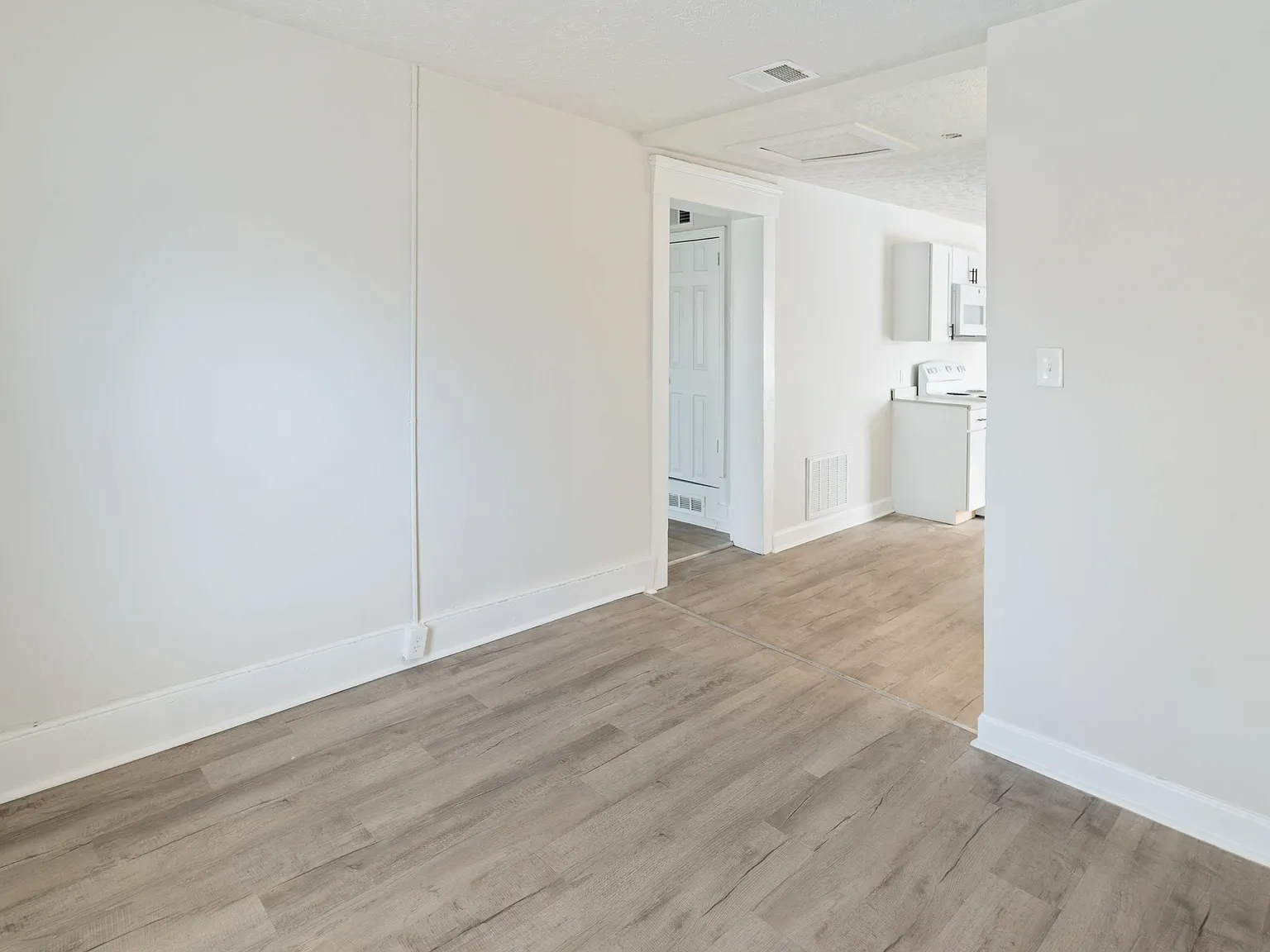 1 bed, $799 — Photo 3