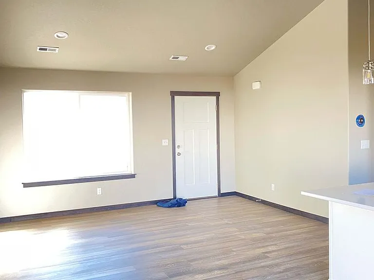 3879 N Abel Ln — Photo 2
