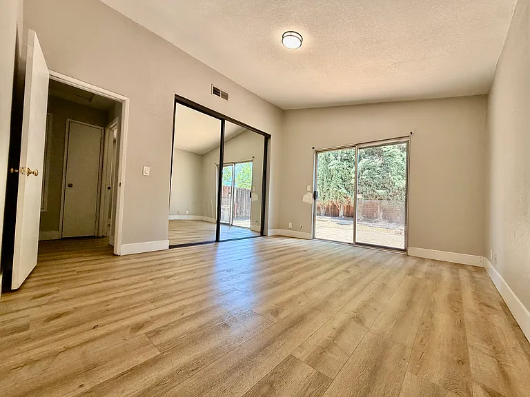 3400 Crowley Ct — Photo 23
