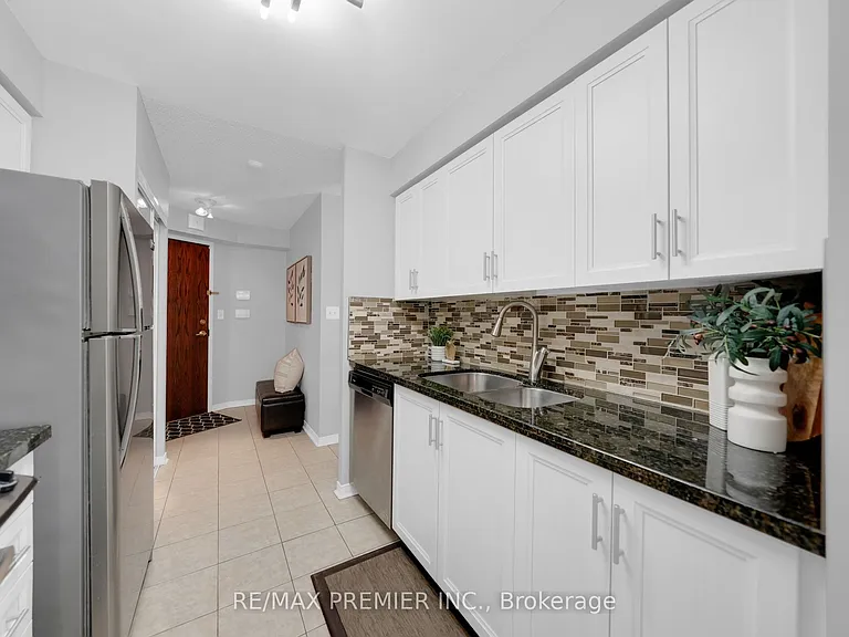 51 Baffin Ct #220 — Photo 19