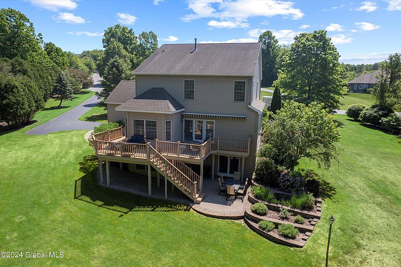 3rd image of 16 Deerfield Court