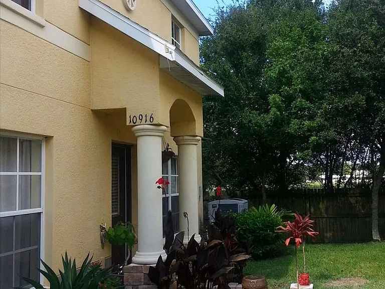 Entrance SideView