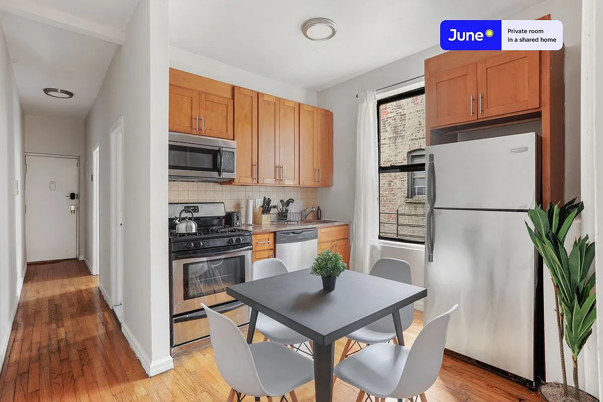 Full bedroom in 3 bed/1 bath home in Upper West Side #757 B — Photo 3