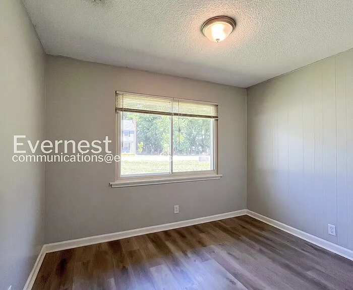 409 Alexander Dr — Photo 12