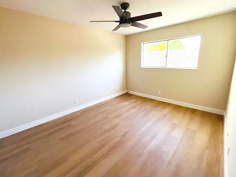 2422 McKinley Ave #F — Photo 10