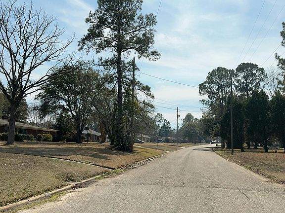 4th image of 2660 Fairmont Rd