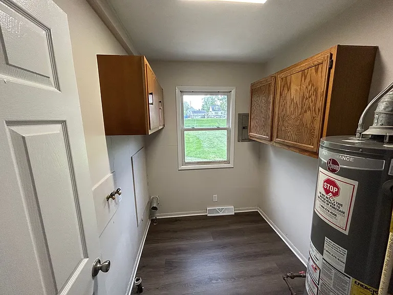 2056 McKinley Ave — Photo 9
