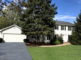 18W736 Oak Brook Rd, Oak Brook, IL 60523