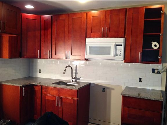 2nd image of 123 Laurel Ave #1