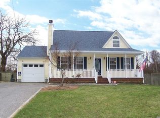 62 Lombardy Dr, Shirley, NY 11967