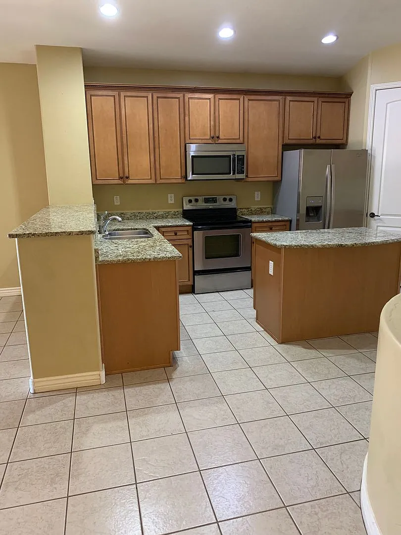 Coming Soon! Beautiful 4-Bedroom, 2-Bath Home Spacious & Upgraded! — Photo 4